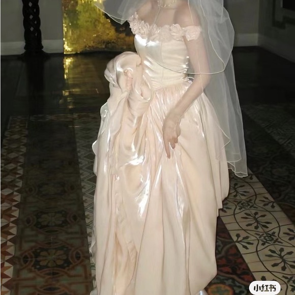 Dresses & Skirts - HOLD| Satin wedding dress (size0-6)